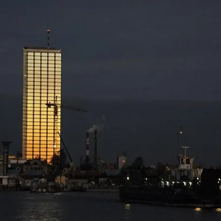 25-th Floor Sea View *